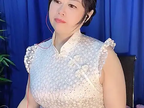 yaoyao22678 online show from November 29, 2025, 2:12 am