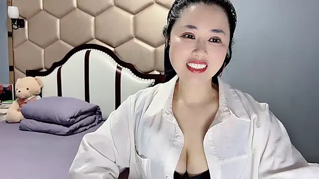 yaoyao22678 online show from March 1, 2026, 3:28 am