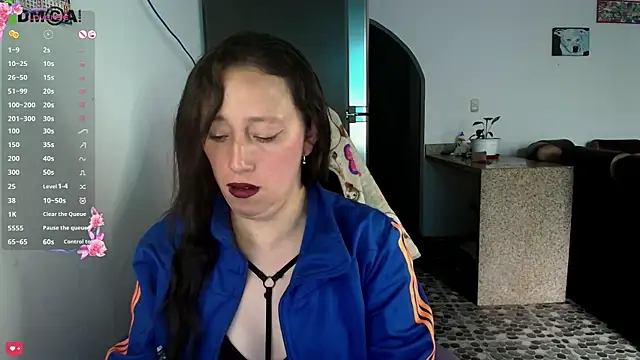 Snapshot of Sunshine_e chatting on June 9, 2026, 6:20 pm Sunshine e online show from June 9, 2026, 6:20 pm