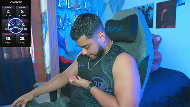 Tiler wolker online show from April 2, 2026, 8:37 pm