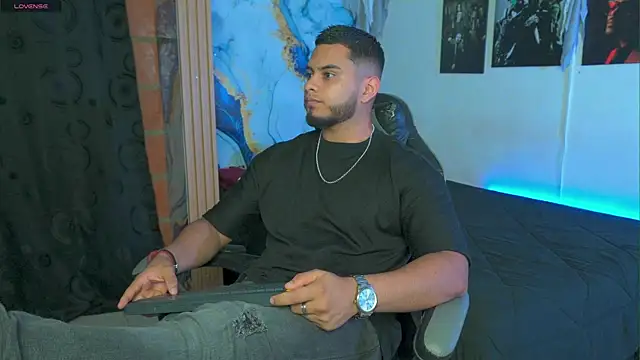 Tiler wolker online show from November 27, 2025, 1:39 am