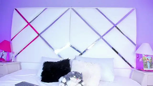 SoriEaston online show from November 6, 2025, 1:15 pm