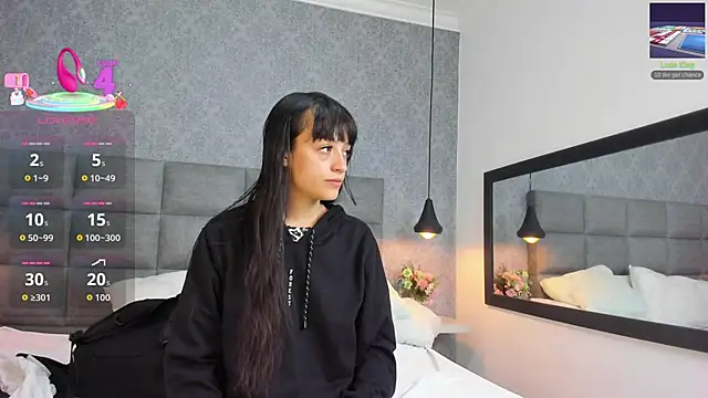 Luna Bella3 online show from December 3, 2025, 10:58 am