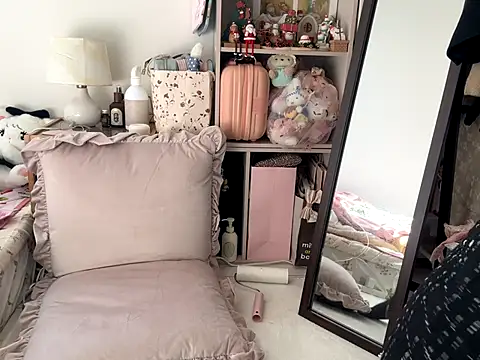 miku pipipi online show from November 16, 2025, 2:16 am