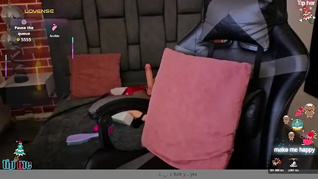 ghostwomaan online show from December 17, 2025, 12:32 pm