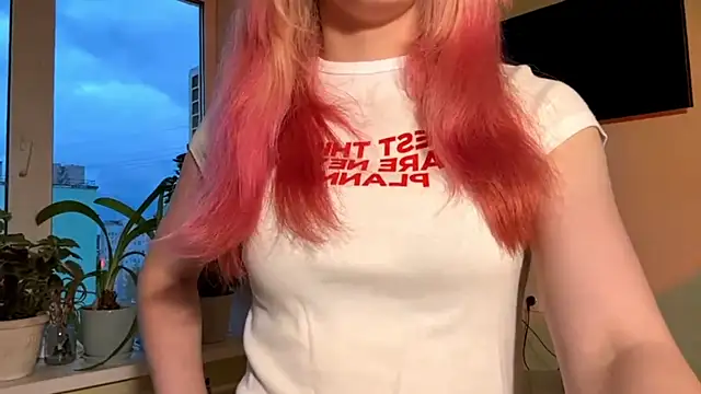 LatanyaRein online show from November 2, 2025, 1:16 pm