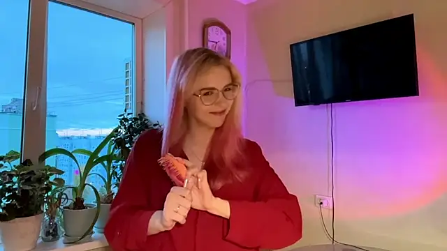 LatanyaRein online show from October 30, 2025, 1:09 pm