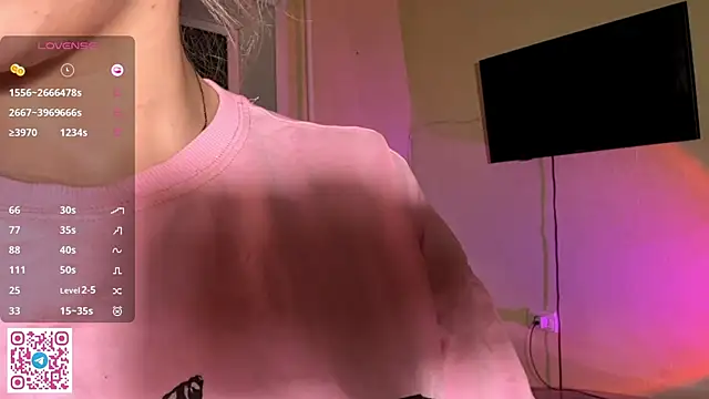 LatanyaRein online show from November 12, 2025, 1:59 pm