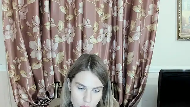 Snapshot of LinaBey chatting on February 28, 2026, 4:50 pm LinaBey online show from February 28, 2026, 4:50 pm