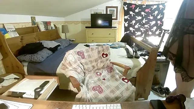 Snapshot of Sissypat53 chatting on April 13, 2026, 8:29 am Sissypat53 online show from April 13, 2026, 8:29 am