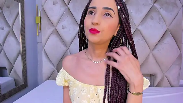 violett rabbit  online show from February 18, 2026, 8:05 pm