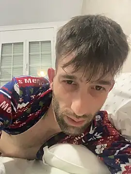 Snapshot of Dondeloquieras4 chatting on February 24, 2026, 12:44 am Dondeloquieras4 online show from February 24, 2026, 12:44 am