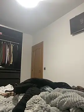 Snapshot of Dondeloquieras4 chatting on February 14, 2026, 12:44 am Dondeloquieras4 online show from February 14, 2026, 12:44 am