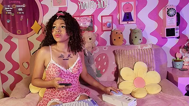 Candygirls xoxo online show from November 25, 2025, 10:04 am