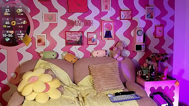 Candygirls xoxo online show from November 4, 2025, 1:42 am