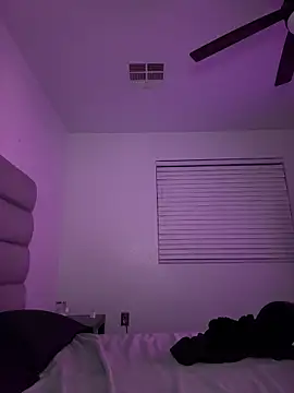 Snapshot of nikkiloveee chatting on February 25, 2026, 6:57 am nikkiloveee online show from February 25, 2026, 6:57 am