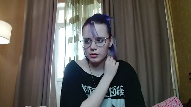 KellePourier online show from May 16, 2026, 6:34 am