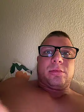 PolishBoy1995 online show from October 26, 2025, 3:29 am