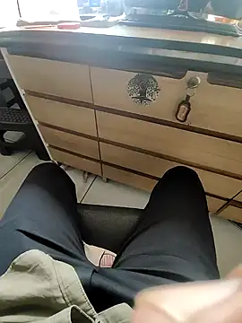 Snapshot of tomdear chatting on October 26, 2025, 9:42 am tomdear online show from October 26, 2025, 9:42 am