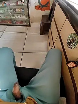 Snapshot of tomdear chatting on November 19, 2025, 3:39 am tomdear online show from November 19, 2025, 3:39 am