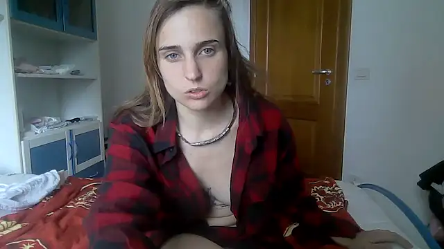 SinnEmily online show from April 14, 2026, 7:46 am