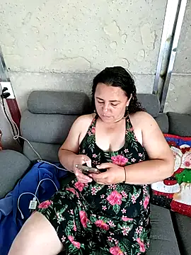 Anny 37 online show from November 10, 2025, 5:29 pm