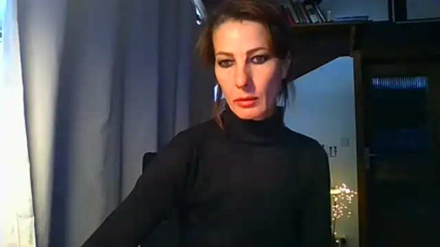 MissDyannis online show from October 27, 2025, 2:29 pm