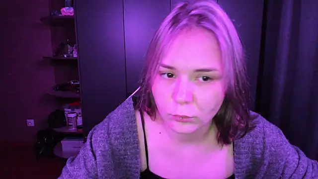 sophia lix online show from November 11, 2025, 6:14 pm