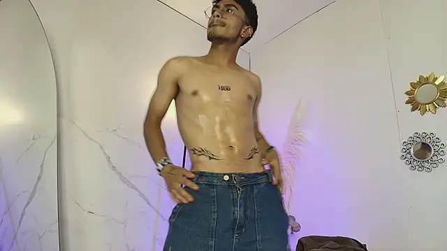 SexyAndresito22 online show from November 26, 2025, 3:28 am