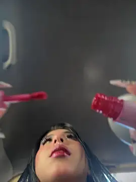 anny  18 online show from November 26, 2025, 9:37 pm