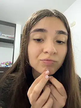 Valentina ro online show from October 31, 2025, 1:57 am