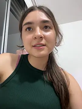 Valentina ro online show from November 5, 2025, 3:20 am