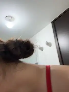 Valentina ro online show from November 12, 2025, 3:43 am