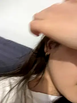 Valentina ro online show from November 16, 2025, 1:21 am