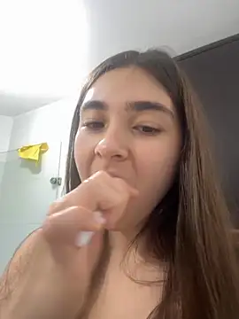 Valentina ro online show from October 27, 2025, 3:51 am