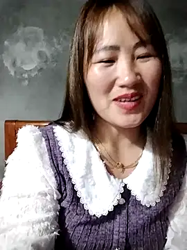 Snapshot of emini-xx chatting on February 24, 2026, 1:45 pm emini-xx online show from February 24, 2026, 1:45 pm