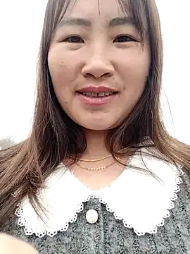 Snapshot of emini-xx chatting on February 3, 2026, 5:05 am emini-xx online show from February 3, 2026, 5:05 am