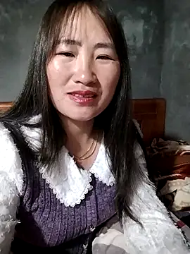 Snapshot of emini-xx chatting on February 8, 2026, 12:36 pm emini-xx online show from February 8, 2026, 12:36 pm