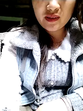 Snapshot of emini-xx chatting on February 18, 2026, 11:06 am emini-xx online show from February 18, 2026, 11:06 am