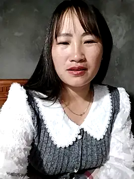 Snapshot of emini-xx chatting on January 19, 2026, 12:53 pm emini-xx online show from January 19, 2026, 12:53 pm