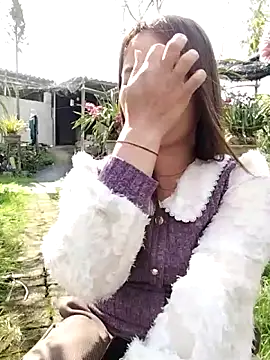 Snapshot of emini-xx chatting on February 14, 2026, 3:07 am emini-xx online show from February 14, 2026, 3:07 am