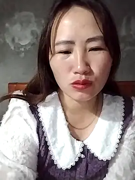 Snapshot of emini-xx chatting on January 13, 2026, 2:15 am emini-xx online show from January 13, 2026, 2:15 am