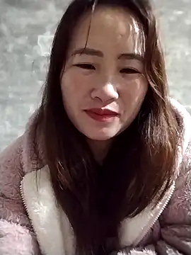 Snapshot of emini-xx chatting on December 18, 2025, 3:05 pm emini-xx online show from December 18, 2025, 3:05 pm