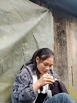 Snapshot of doggy-00 chatting on November 20, 2025, 8:37 am doggy-00 online show from November 20, 2025, 8:37 am