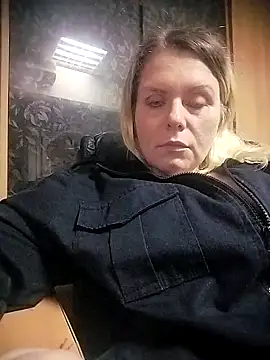 Lana-murr online show from November 5, 2025, 5:05 pm