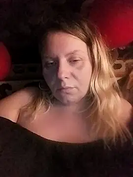 Lana-murr online show from February 25, 2026, 6:41 pm