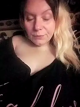 Lana-murr online show from December 16, 2025, 9:08 pm