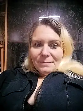 Lana-murr online show from October 28, 2025, 6:40 pm