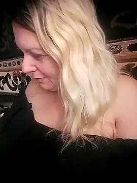 Lana-murr online show from October 31, 2025, 7:16 am