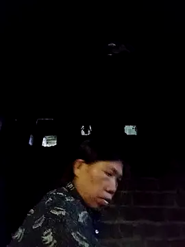 bella-la online show from December 4, 2025, 9:41 am